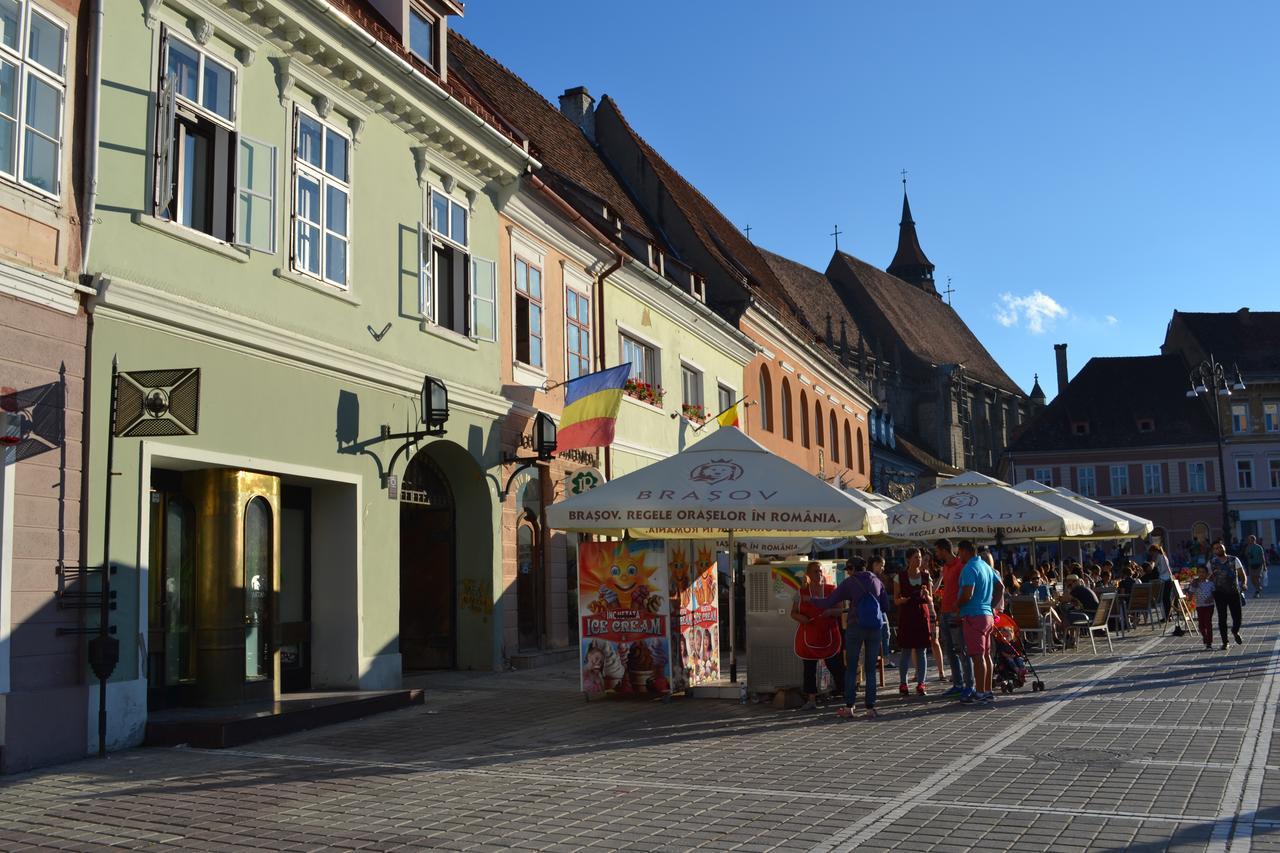 Casa Krone - Piata Sfatului Braşov Extérieur photo
