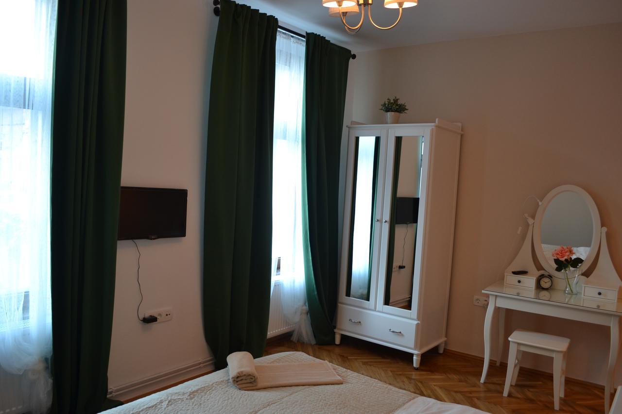 Casa Krone - Piata Sfatului Braşov Extérieur photo