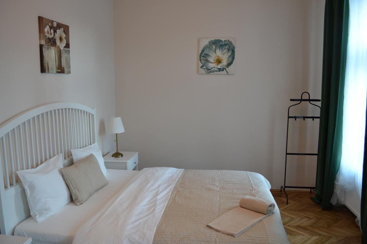 Casa Krone - Piata Sfatului Braşov Extérieur photo