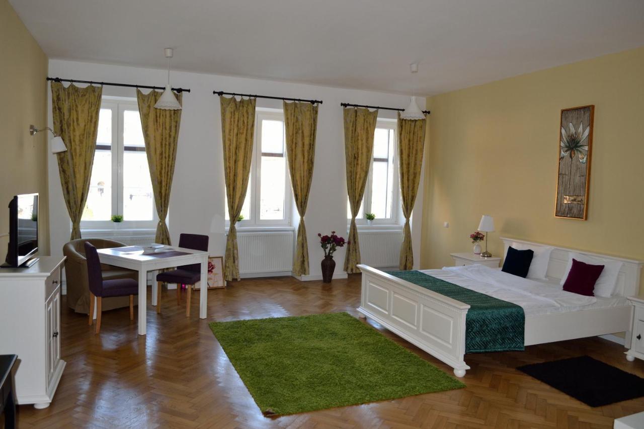 Casa Krone - Piata Sfatului Braşov Extérieur photo