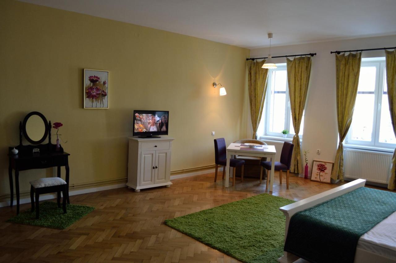 Casa Krone - Piata Sfatului Braşov Extérieur photo